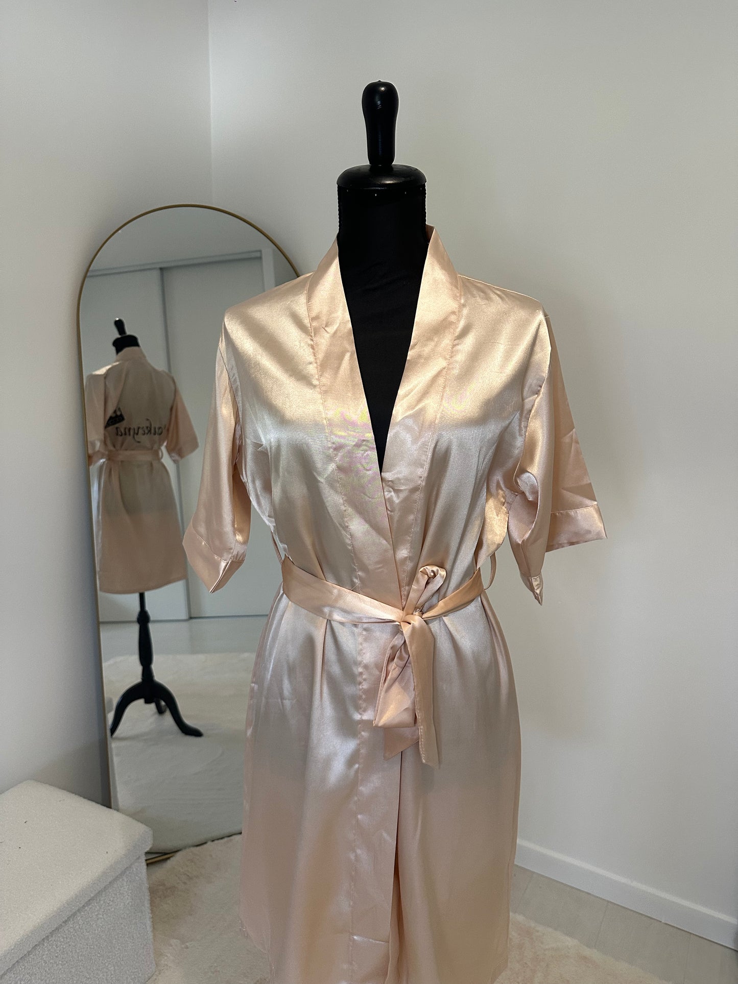 Peignoir en satin – Élégance personnalisée